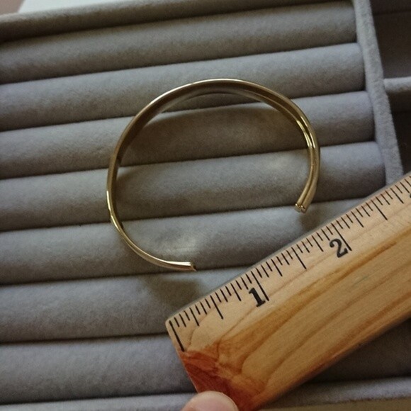 Victoria's secret-  Love. More. Set Two Engraved Stackable Cuff Bangle Gold tone - Picture 4 of 6